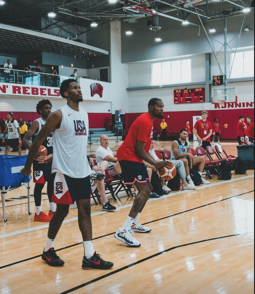 Kevin Durant le vigila en Fenerbahçe: “Tiene talento para estar en la NBA, ojalá…”