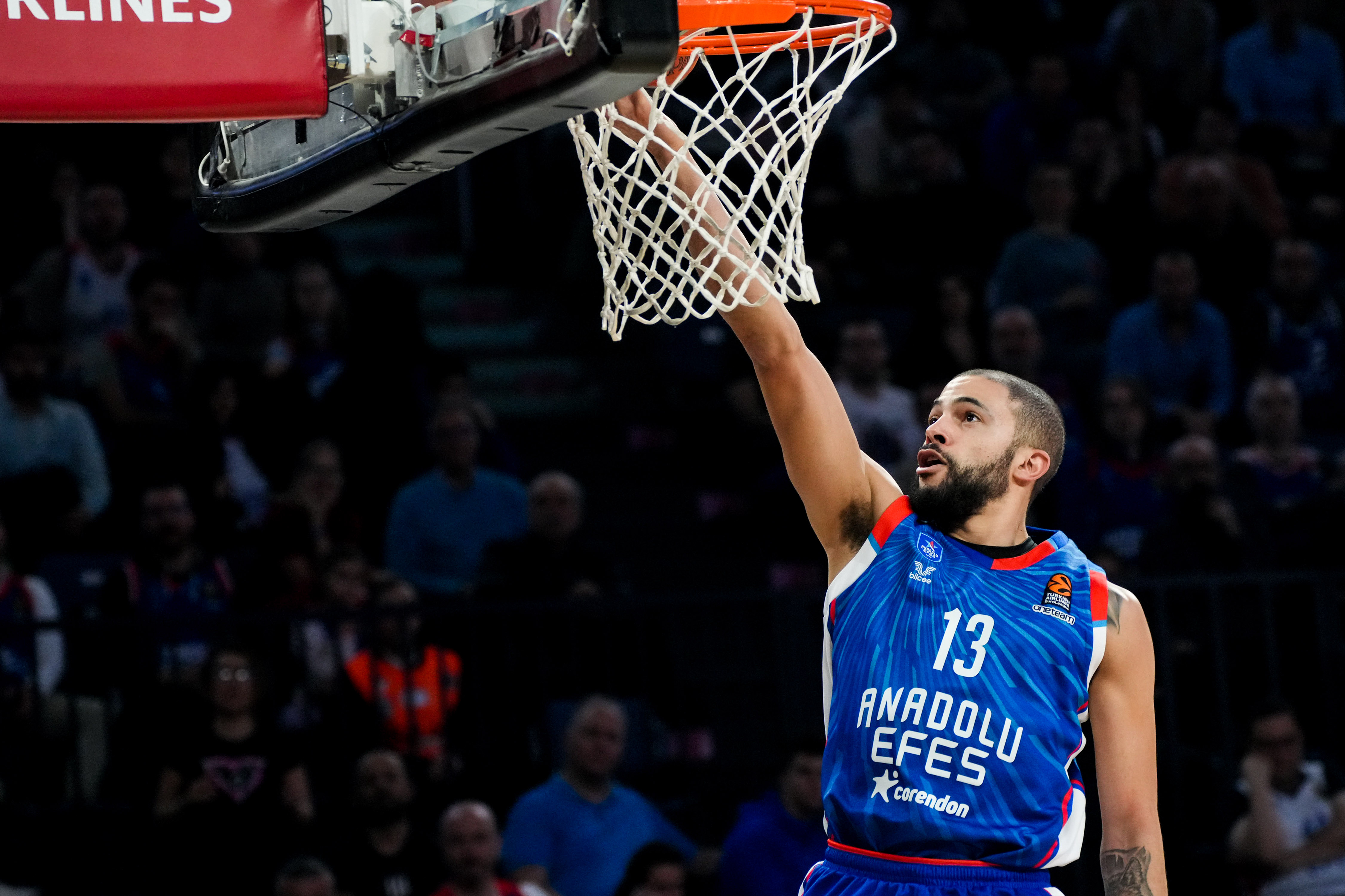 Estaba en la rampa de salida pero se queda finalmente en el Anadolu Efes