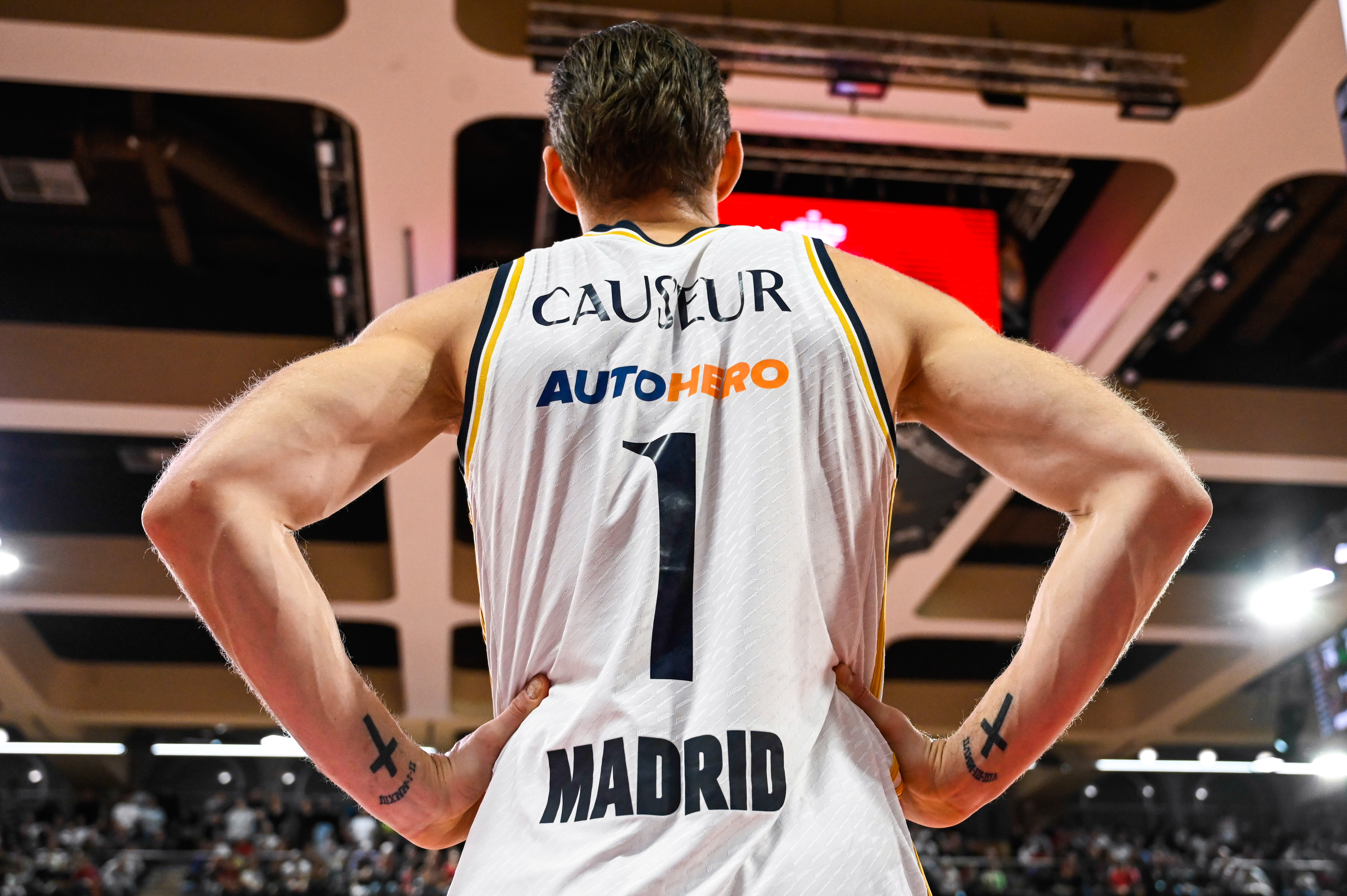 Fabien Causeur se cansa del Real Madrid y negocia en Italia