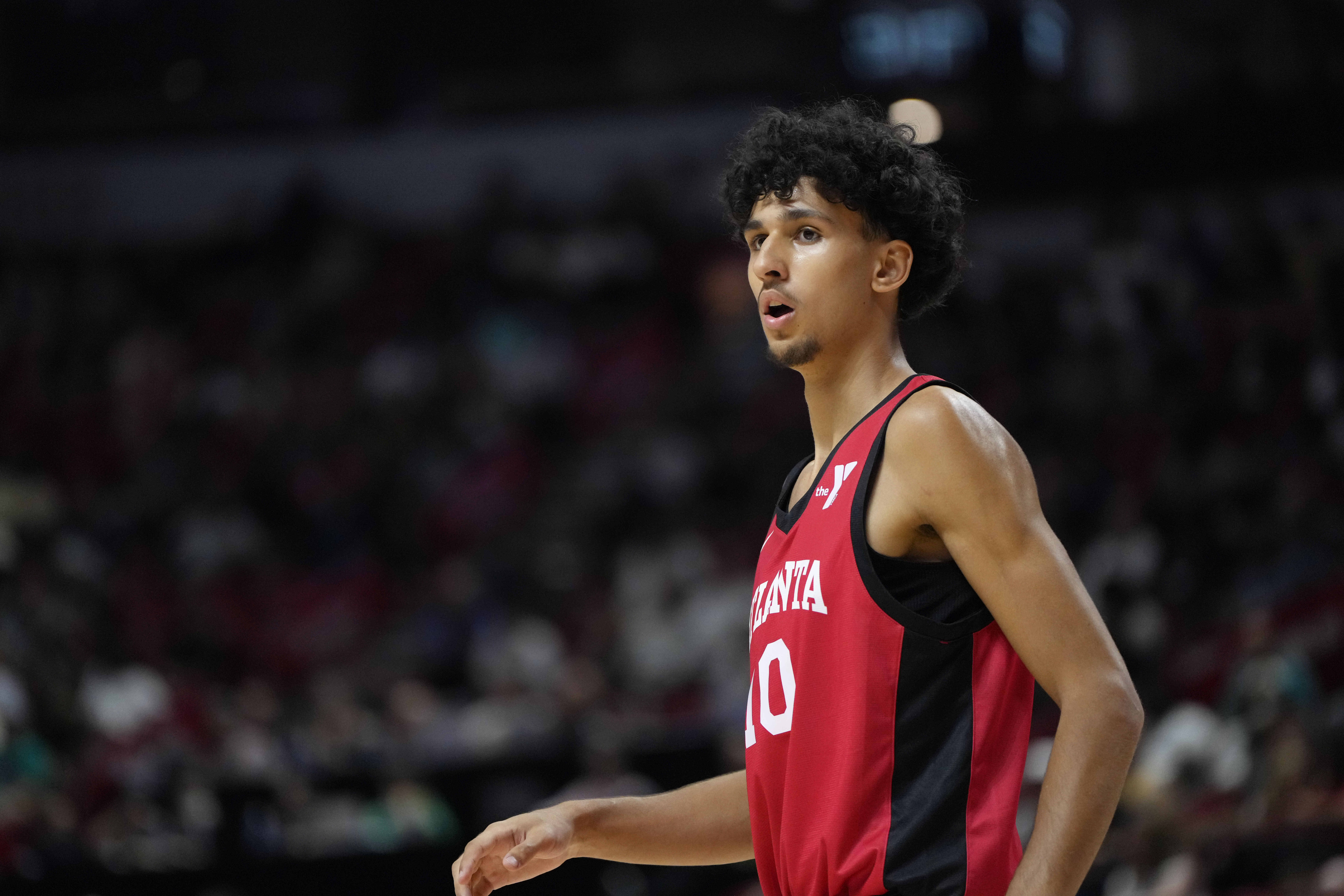 ¡Nadie habla del número 1 del Draft! El esperanzador debut de Risacher con los Hawks