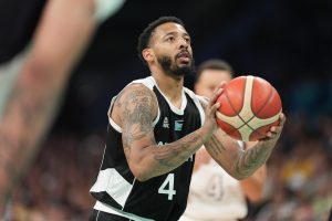 Un tipo especial: Carlik Jones explicó por qué rechazó las ofertas de la NBA