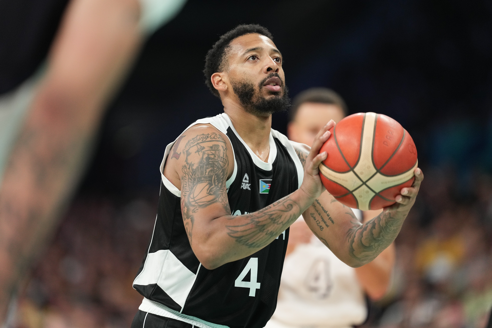 Un tipo especial: Carlik Jones explicó por qué rechazó las ofertas de la NBA