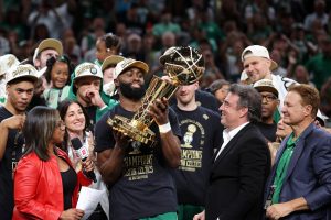Los Celtics cumplirán una promesa y le regalarán un anillo a un campeón de la NBA
