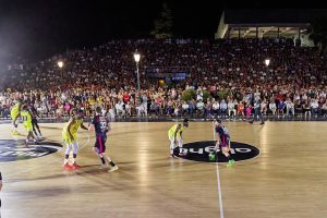 Coviran Granada incendia la noche en su presentación