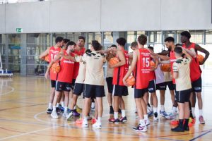 El primer partido amistoso de equipos profesionales en España… ¡En la calle!