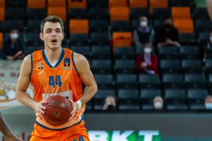 Lo tenía firmado con Bilbao, pero decide marcharse a Creighton y NCAA