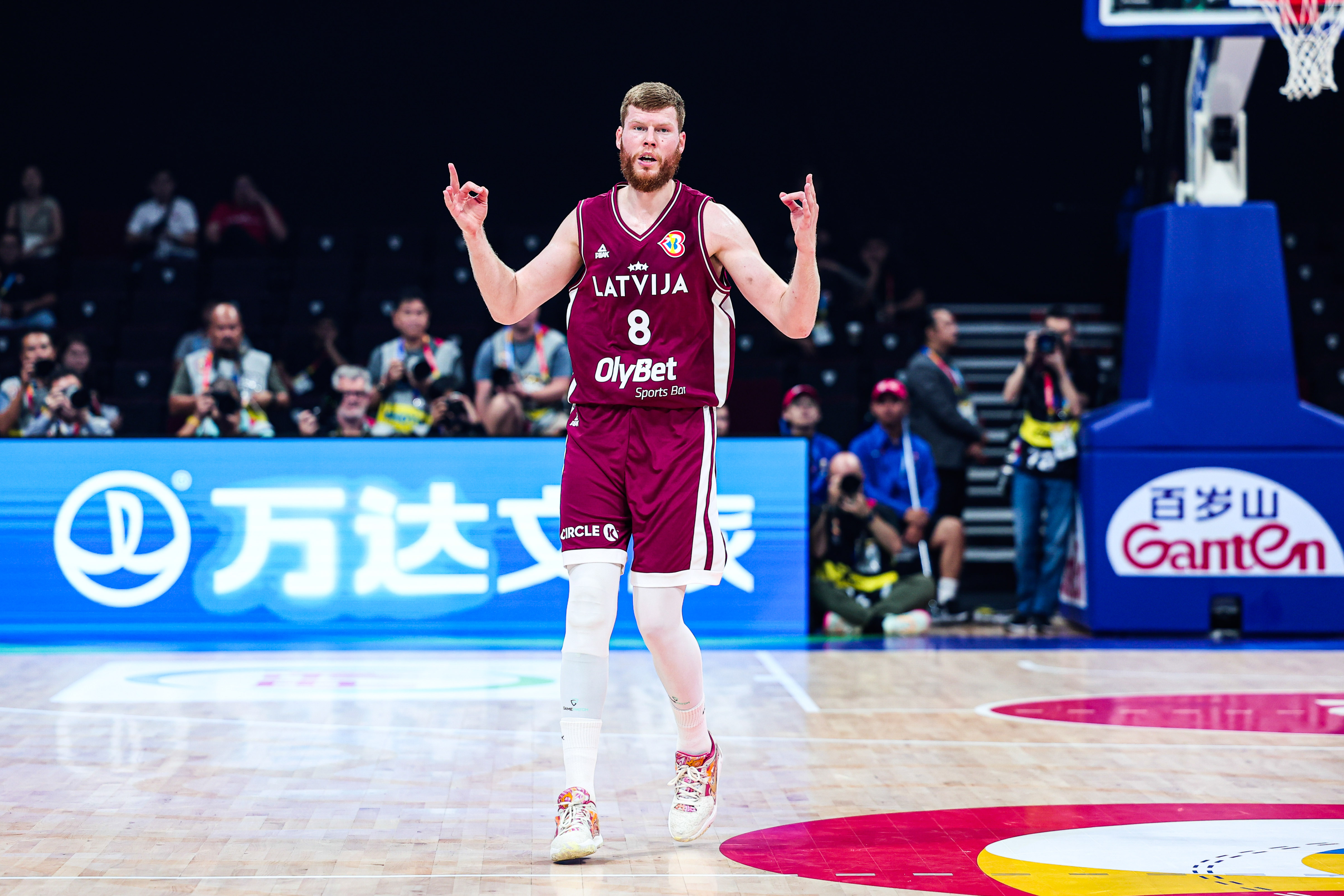 El Real Madrid tiene inesperado competidor por Davis Bertans
