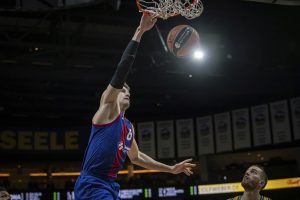 Viaja con el Barça a la pretemporada pero no jugará. ¿Cuándo vuelve?