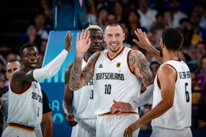 La dura historia del líder de Alemania con el racismo: “¿Por qué estás sucio?”