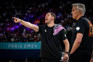 Herbert se pronuncia sobre Mumbrú y un “chivatazo” a sus jugadores