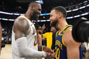Mercado de fantasía: el absurdo traspaso a 4 bandas que podría unir a LeBron y Curry