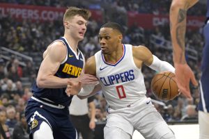 Westbrook le quiso comprar la camiseta “0” a Braun y recibió una respuesta inesperada