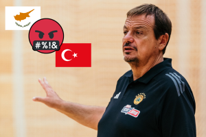 Un mensaje político del público enfurece a Ataman y acaba expulsado