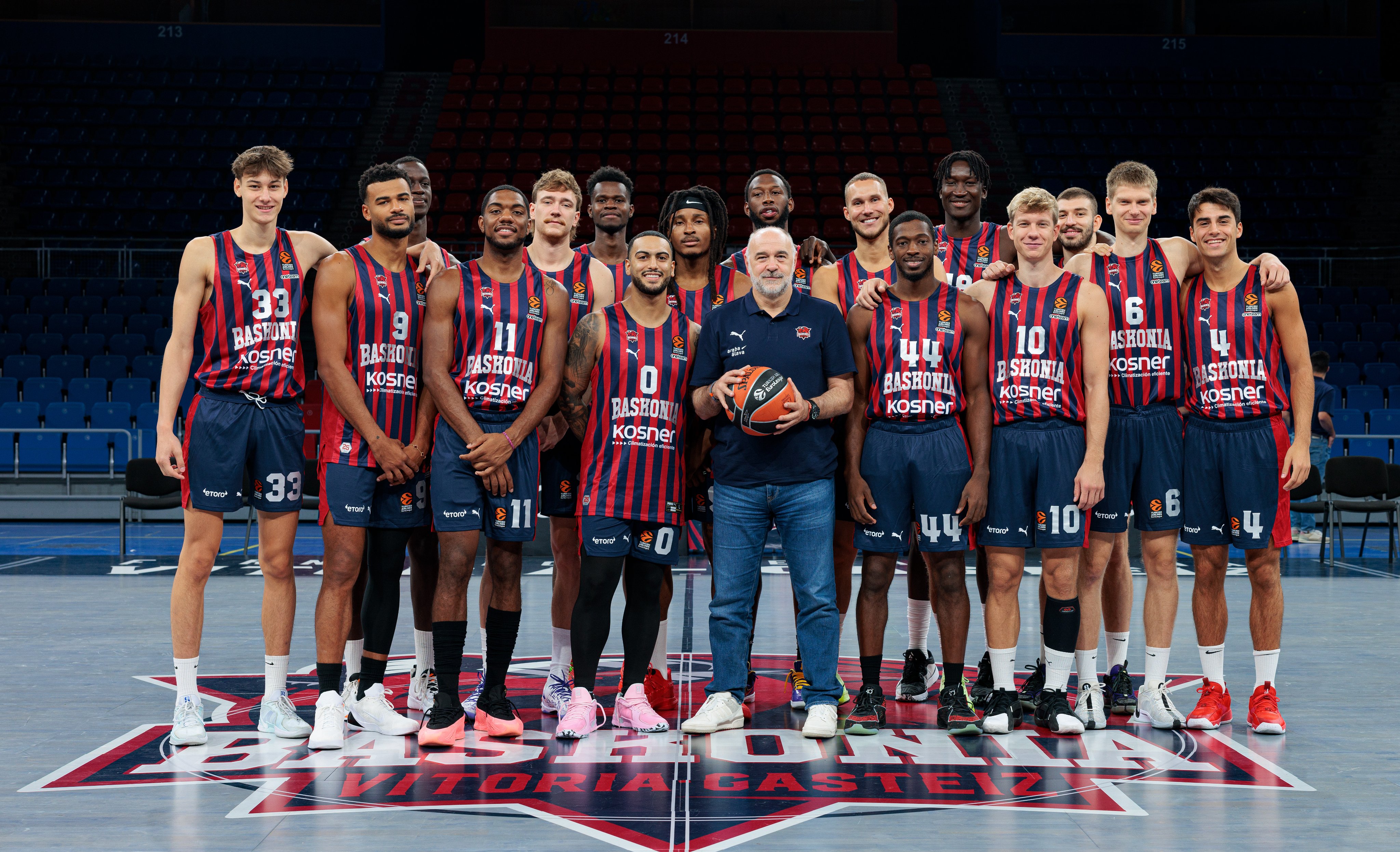 Un veterano del vestuario apoya a Laso y pide minutos: “Es ideal para Baskonia”