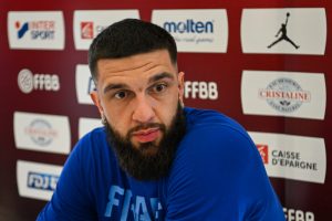 Vincent Poirier, contundente con Juan Toscano