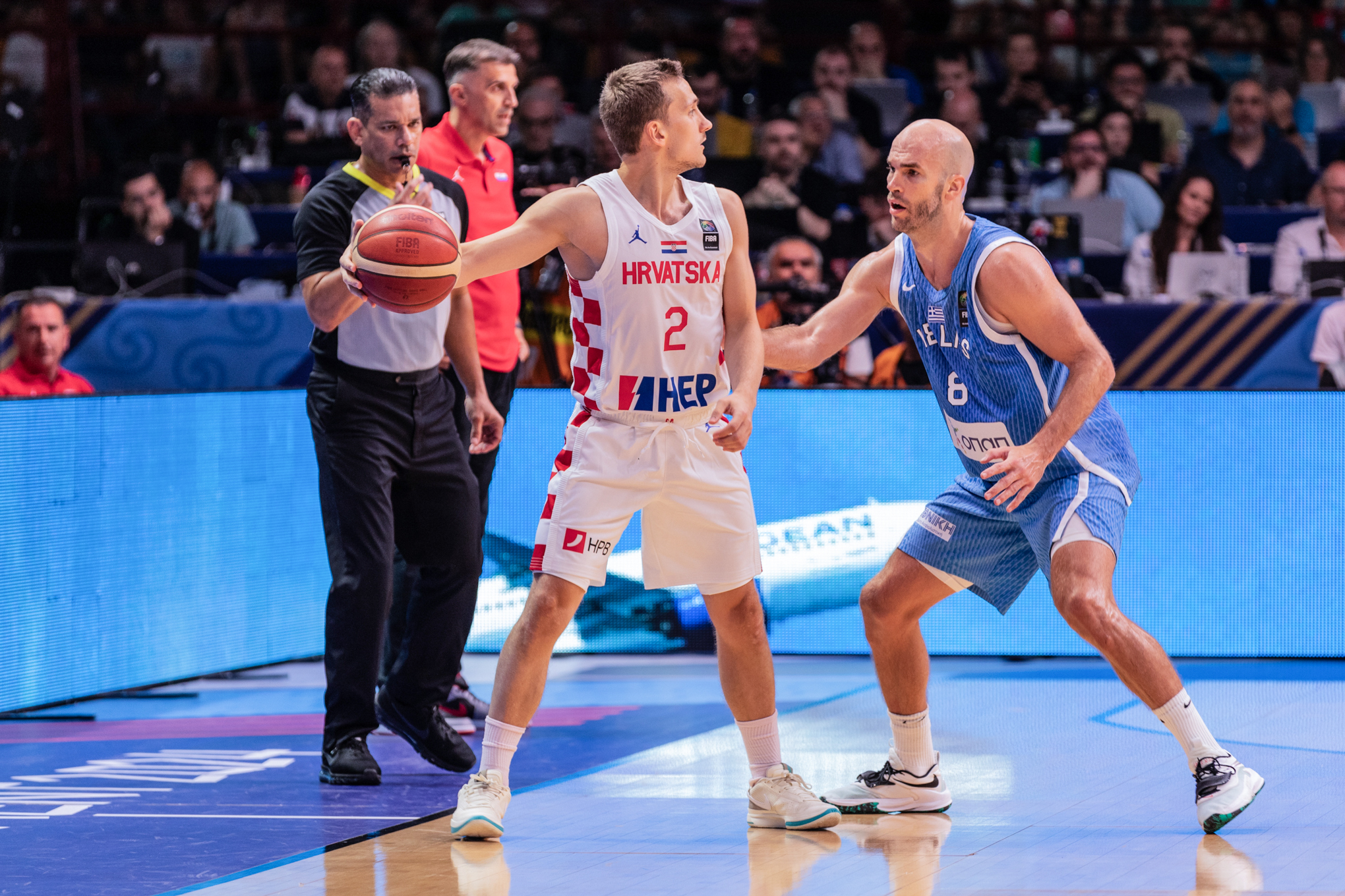 ¿Por qué sale al mercado Valencia Basket y ficha a este base para 2 meses?