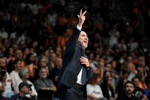 Chus Mateo explica los “errores infantiles” del Real Madrid