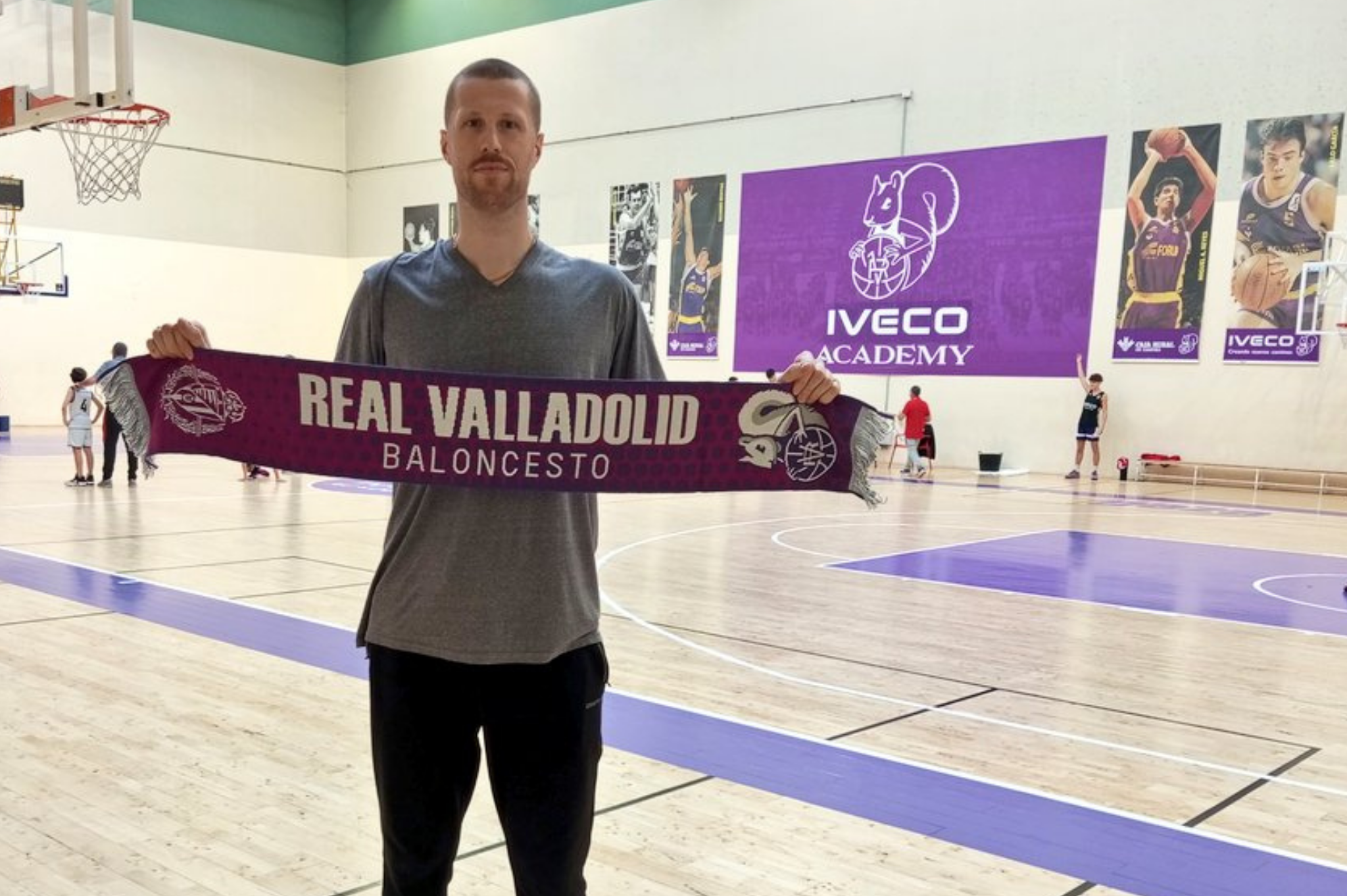 La historia del fichaje de Davis Rozitis: de seguridad nacional a jugar en el Valladolid