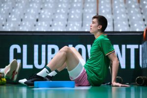 La cuestión de salir al mercado: la Penya debe decidir sobre fichar un ala-pívot