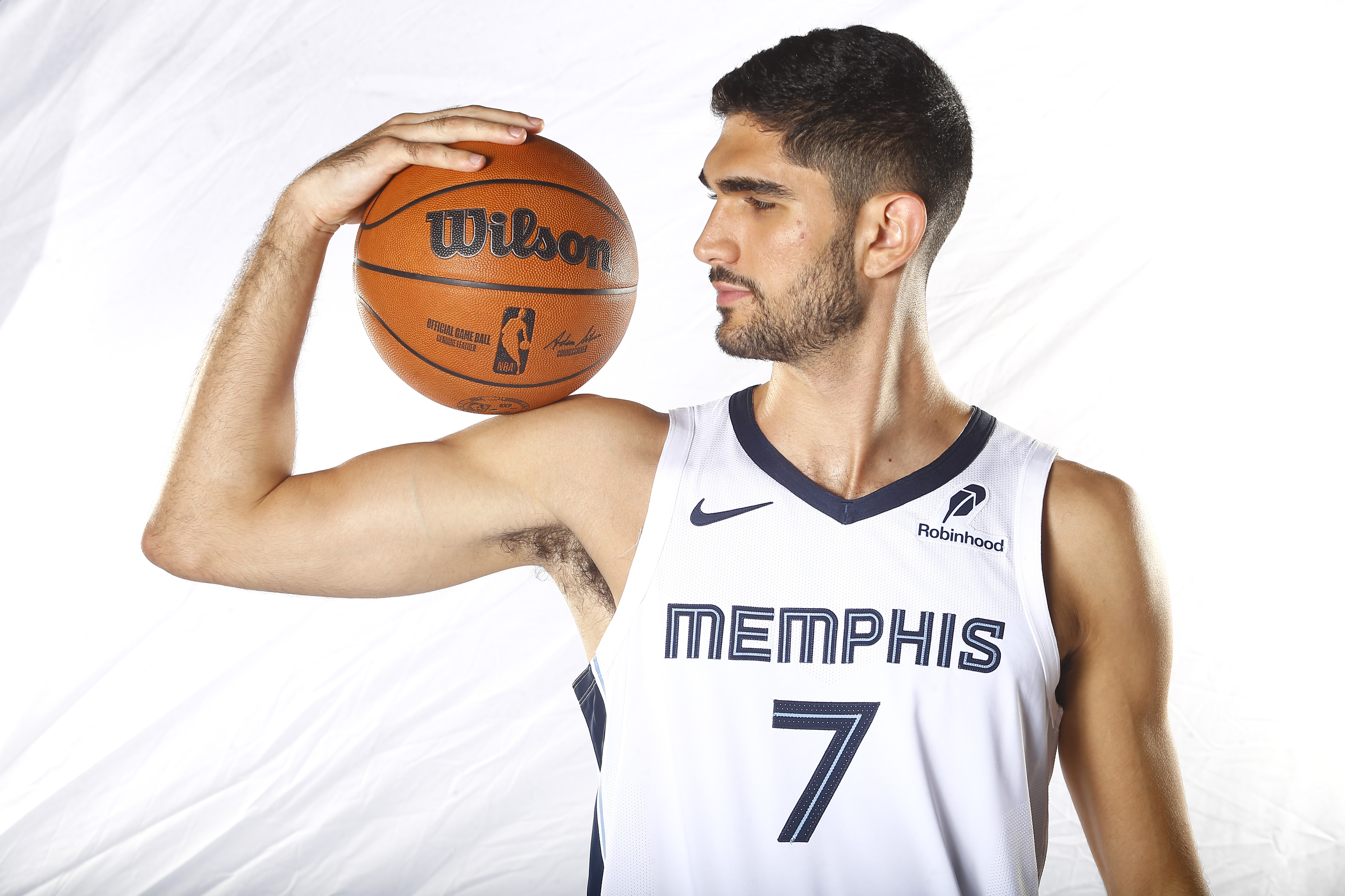 Los Grizzlies deciden sobre el contrato de Santi Aldama