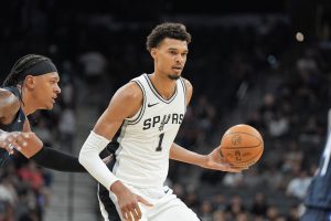 Los desafíos de Victor Wembanyama en su segundo año NBA