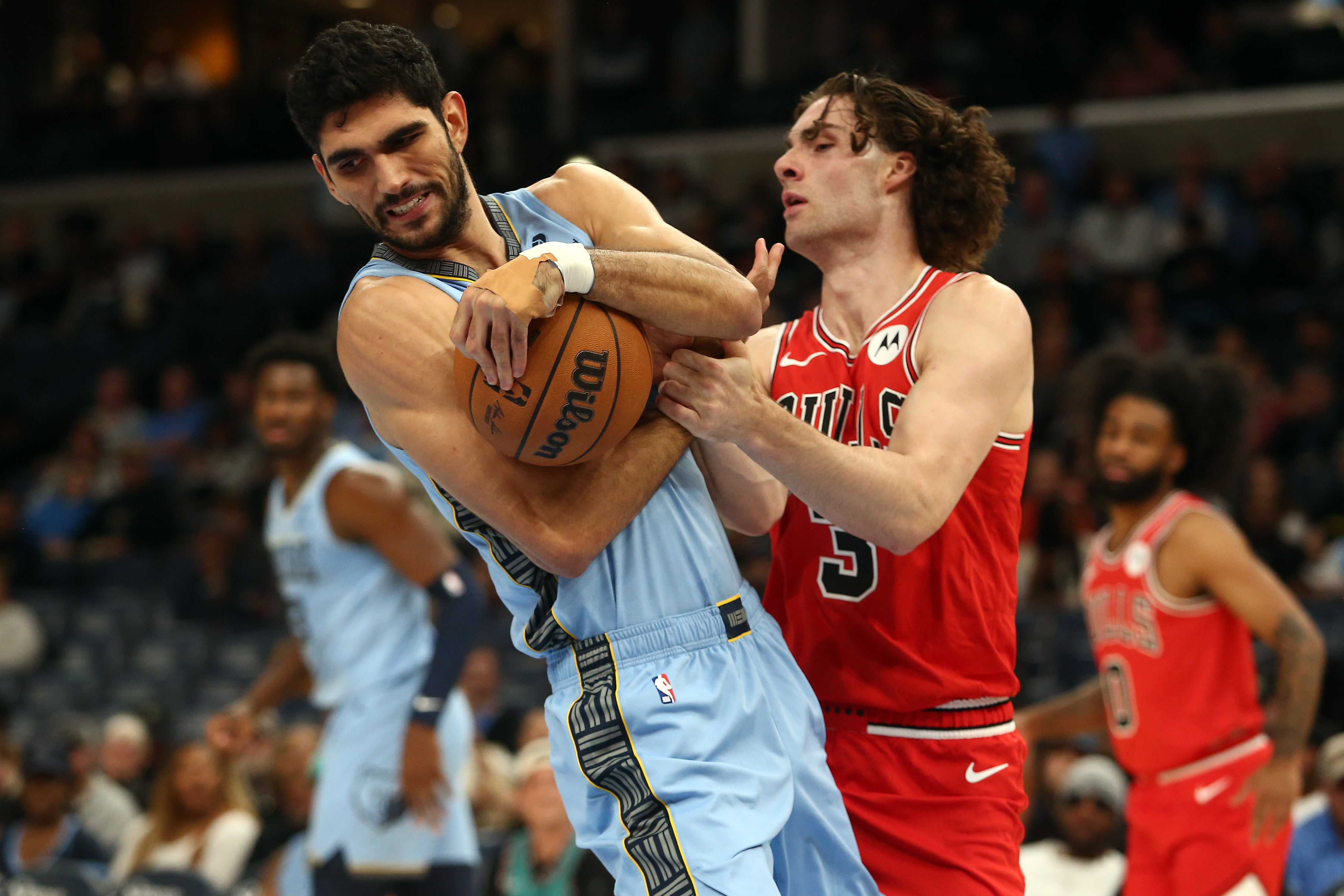 Santi Aldama se acerca al triple-doble y vuelve a responder a las bajas en Grizzlies