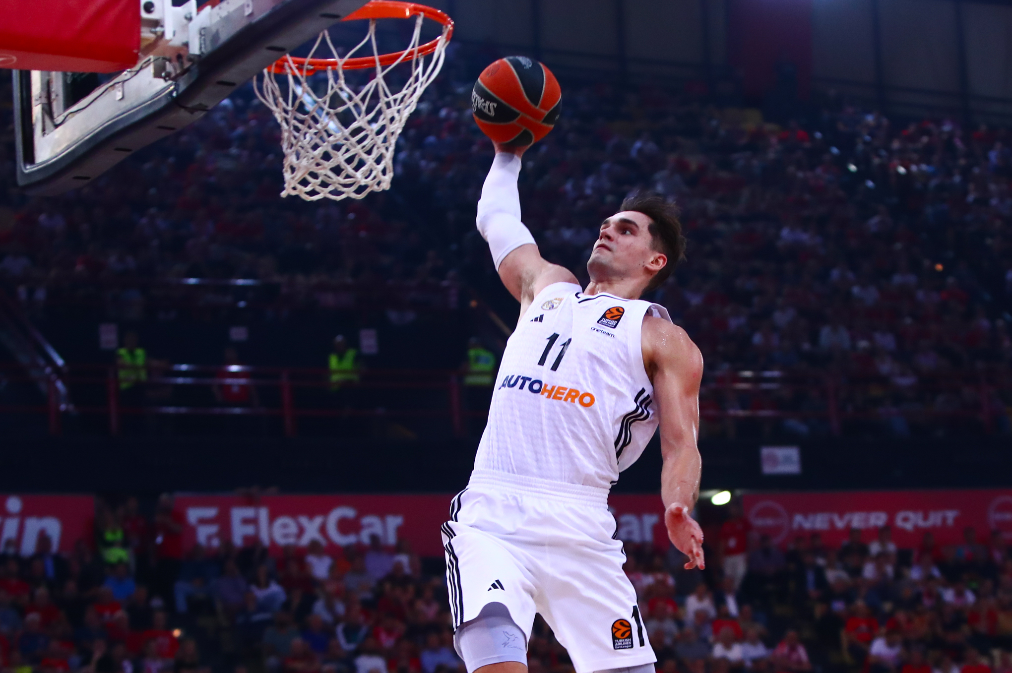 Hezonja habla sobre el rumor de fichaje: “¡No era verdad!”