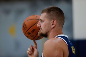 Estos son los jugadores actuales mejor pagados de la NBA