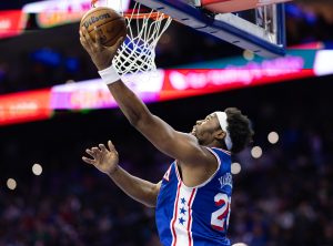 ¿Le conviene a Yabusele que Embiid haya regresado?