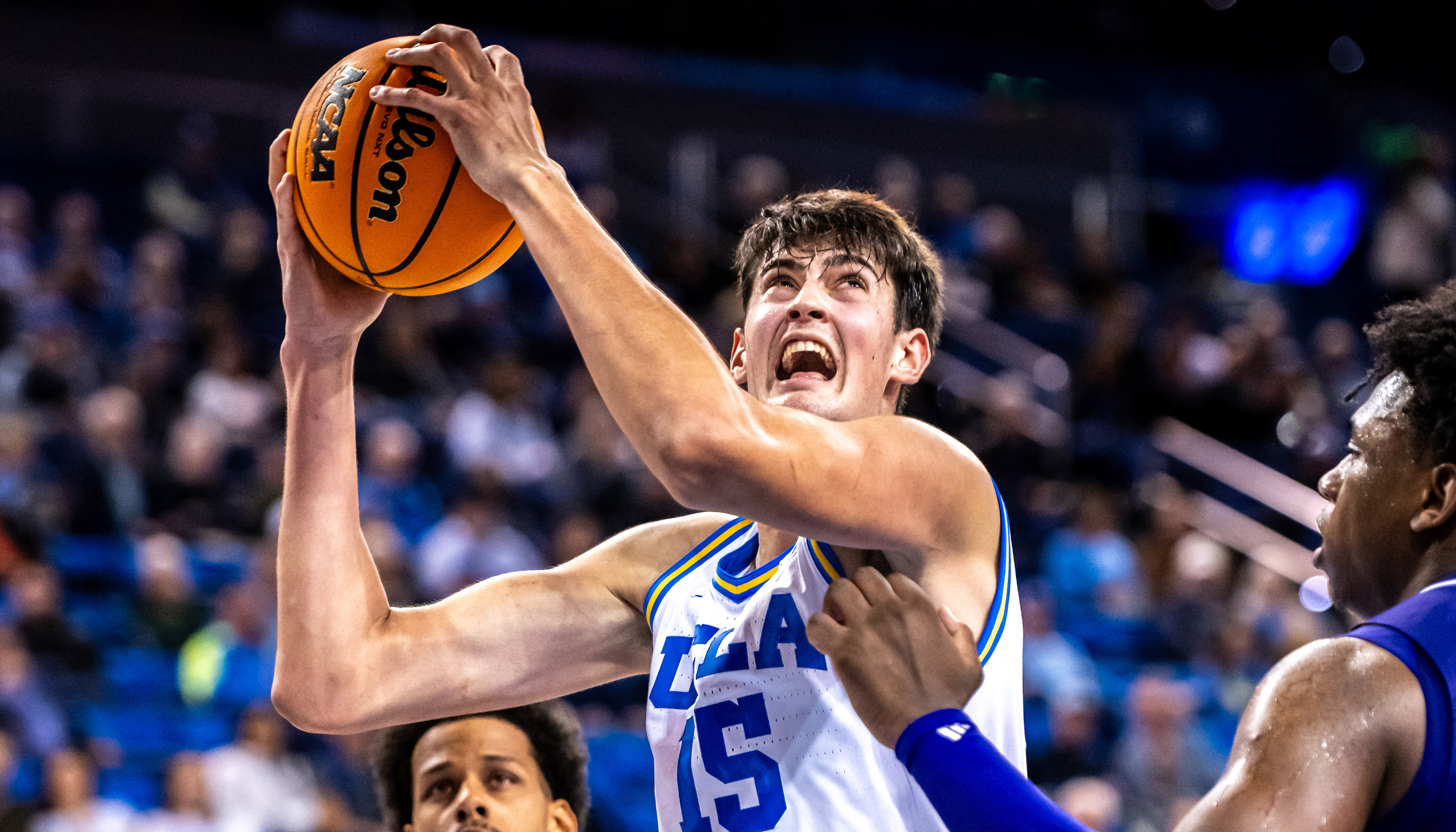 La dura realidad de Aday Mara en UCLA: otra vez