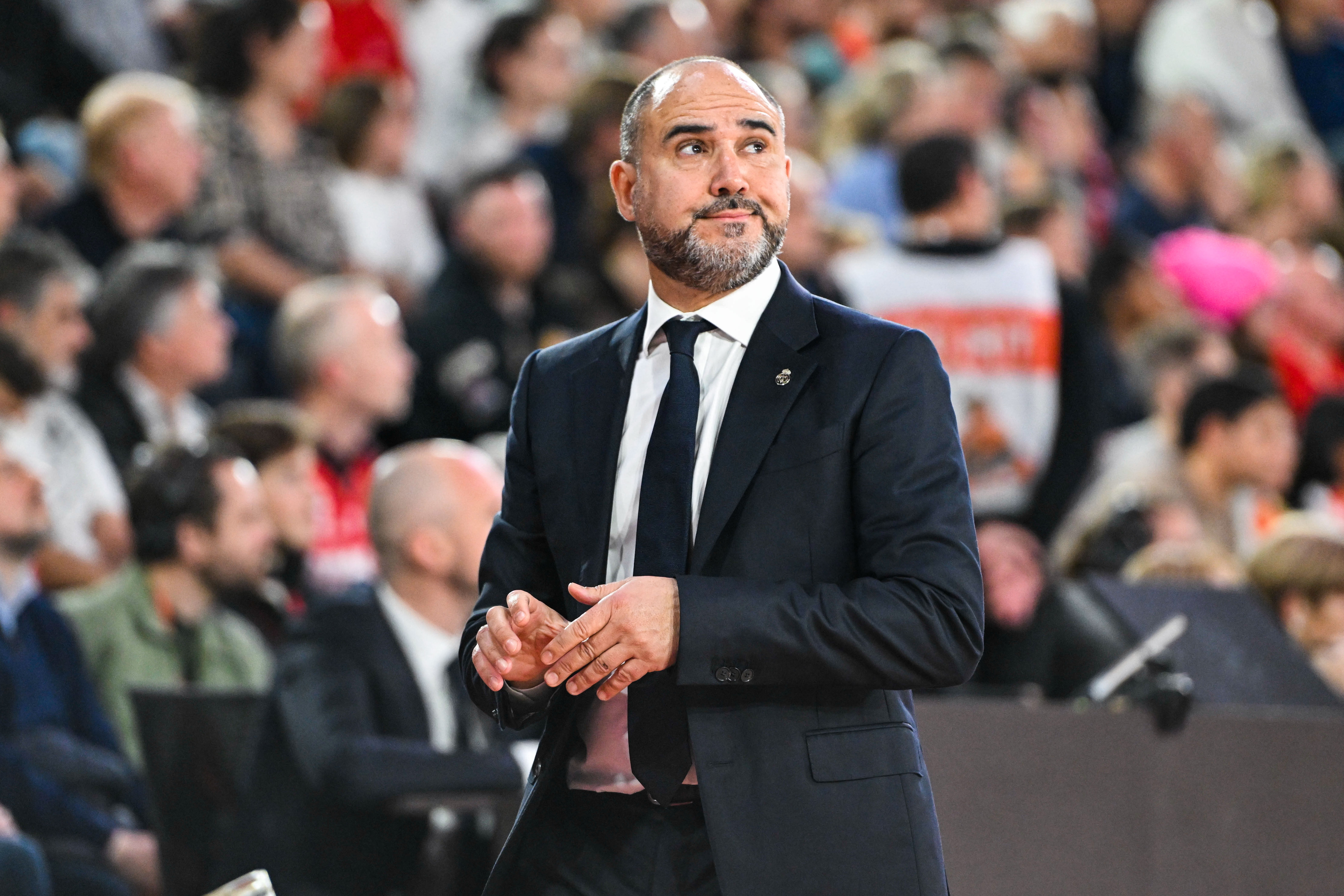 “Necesitamos conseguirlo ya” El aviso de Chus Mateo en el Real Madrid