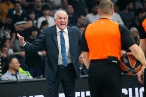 ¡Increíble! Obradovic abronca a sus jugadores por no saber una regla clave de Euroliga