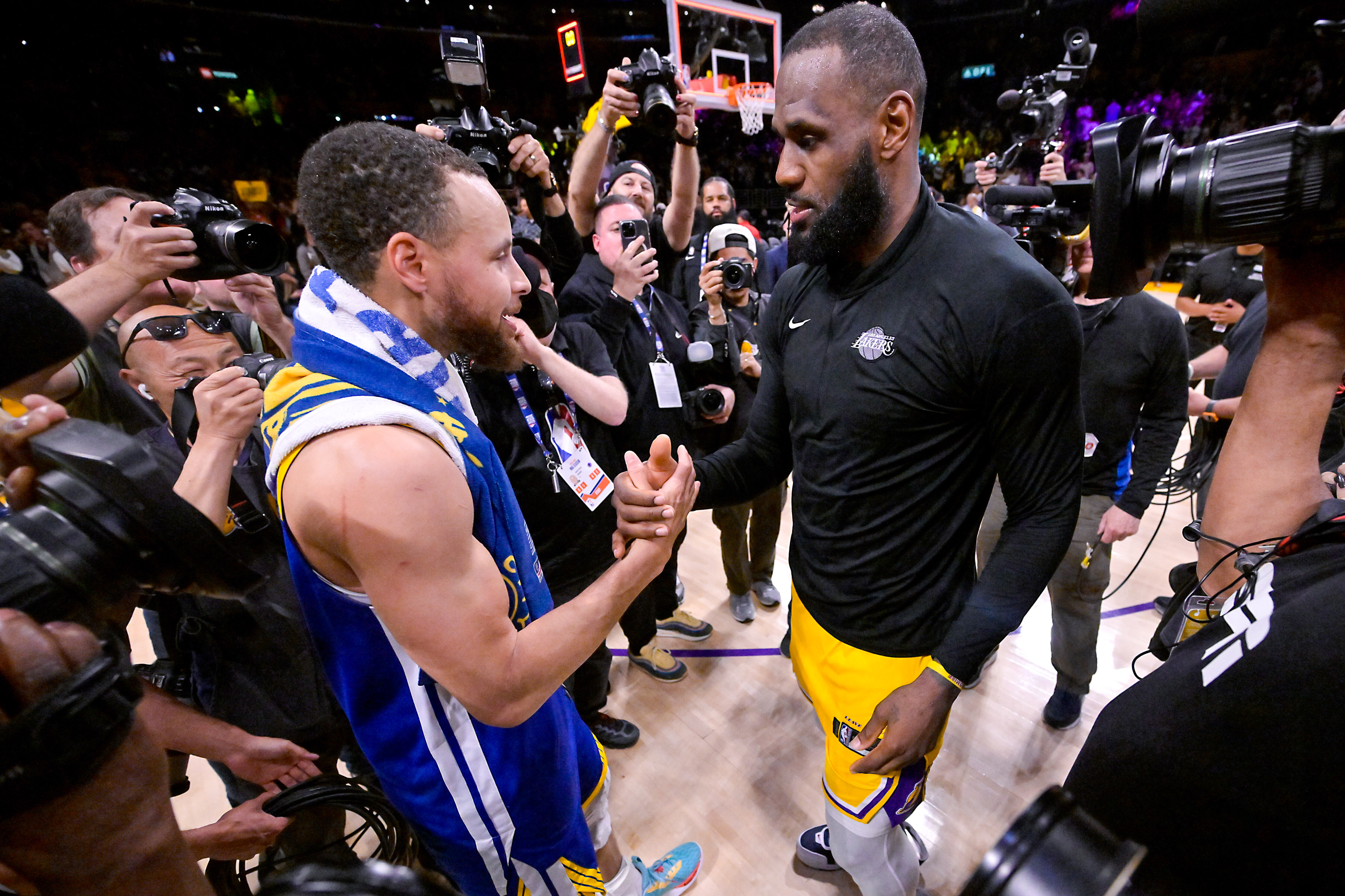 ¡La NBA puede explotar! Los Warriors quieren reunir a Curry, LeBron y una superestrella