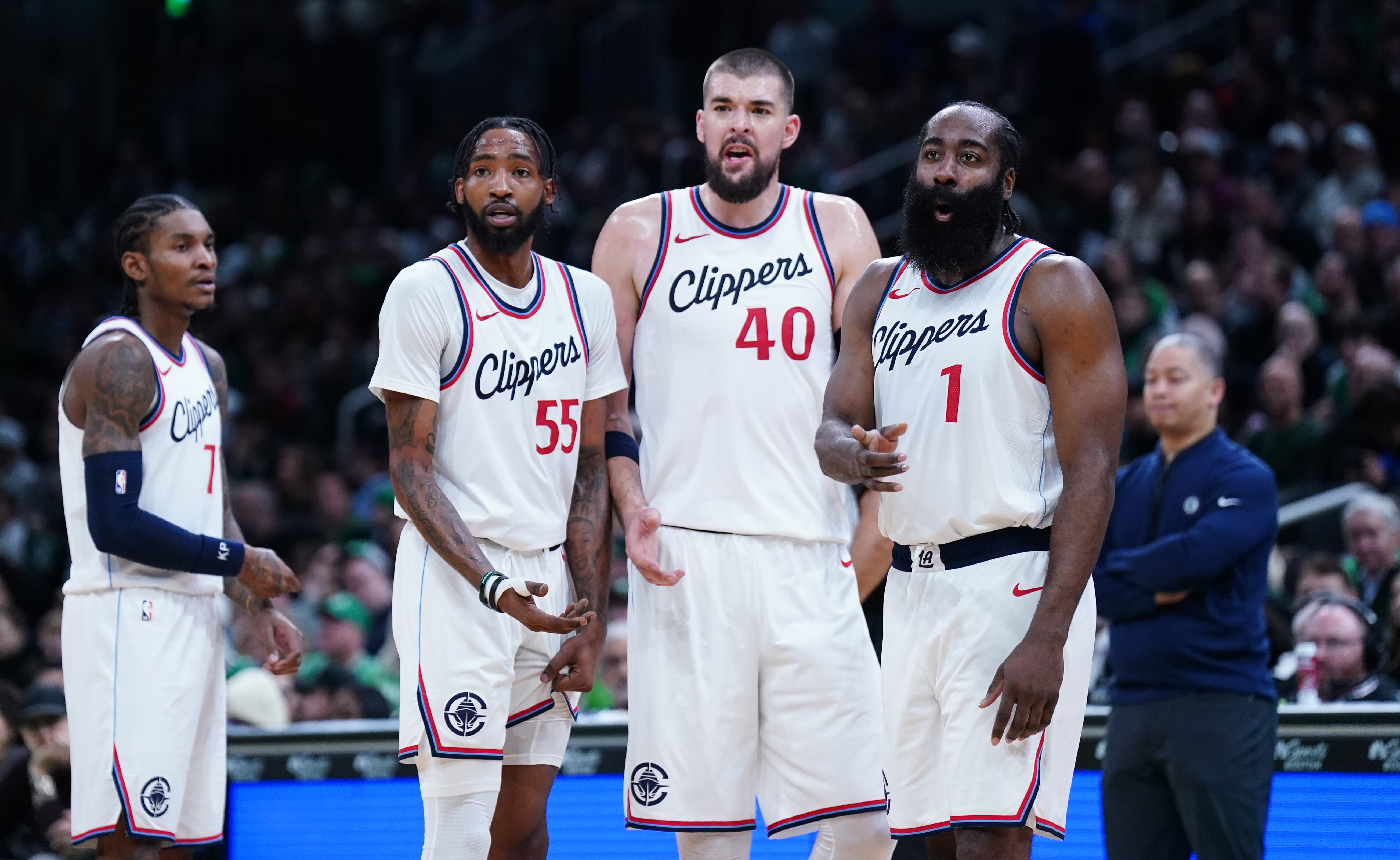 Rumores NBA: el traspaso a cuatro bandas que le daría a los Clippers el pivot que buscan