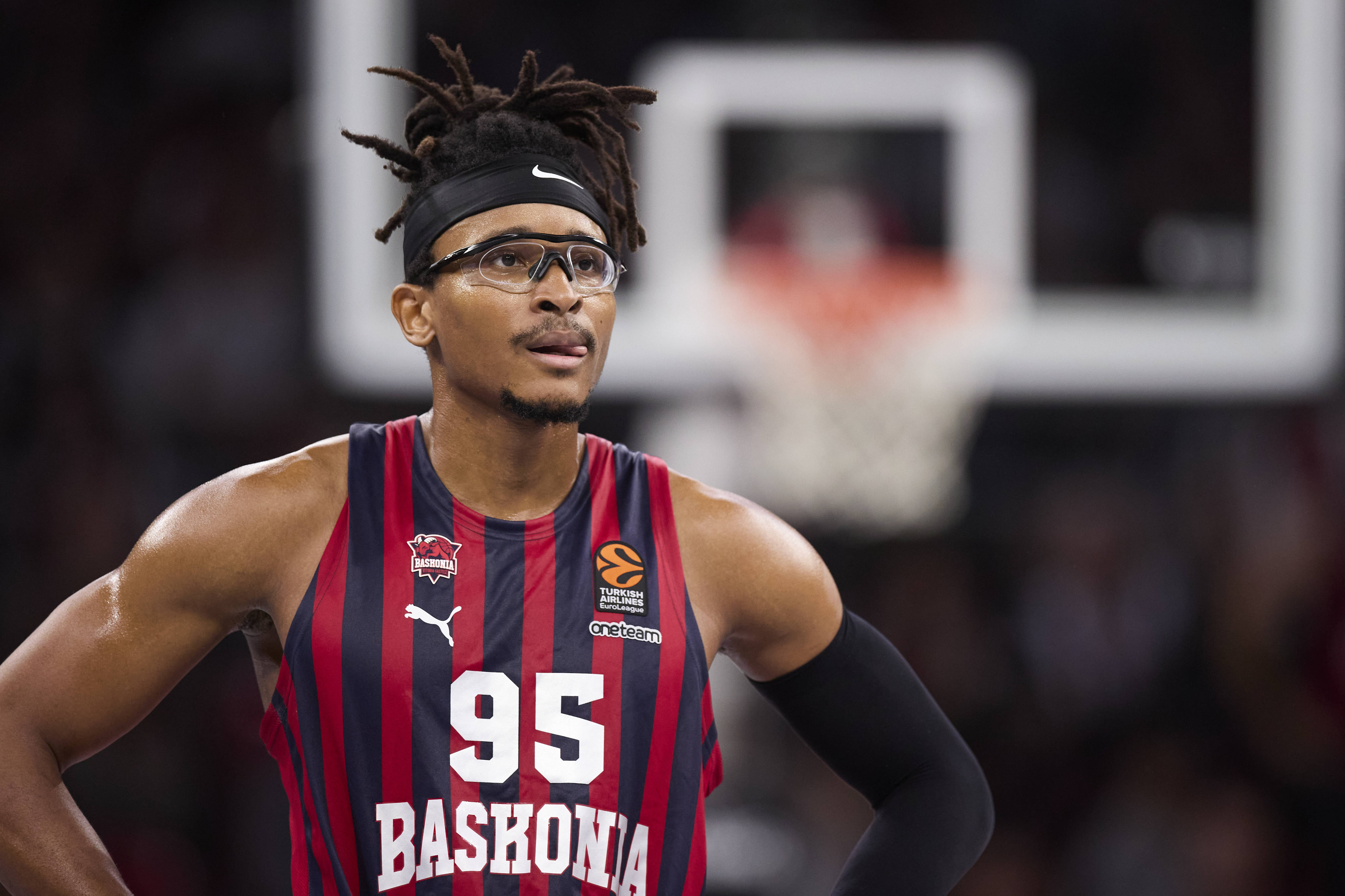 Chima Moneke y su “frustración” con los últimos rumores de fichaje