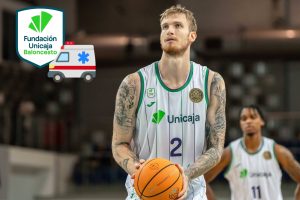 Sigue sin entrenar por un virus y podría ser baja para Unicaja en el duelo de BCL