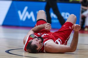 Una actuación heroica de Mirotic en Euroliga: “Todavía siente dolor”