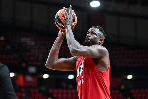 El gigante de Olympiacos habla de los rumores de salida