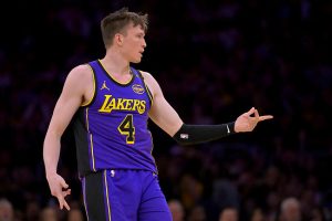 Los Lakers podrían enviar a Dalton Knecht a un equipo que clasificó a los Playoffs