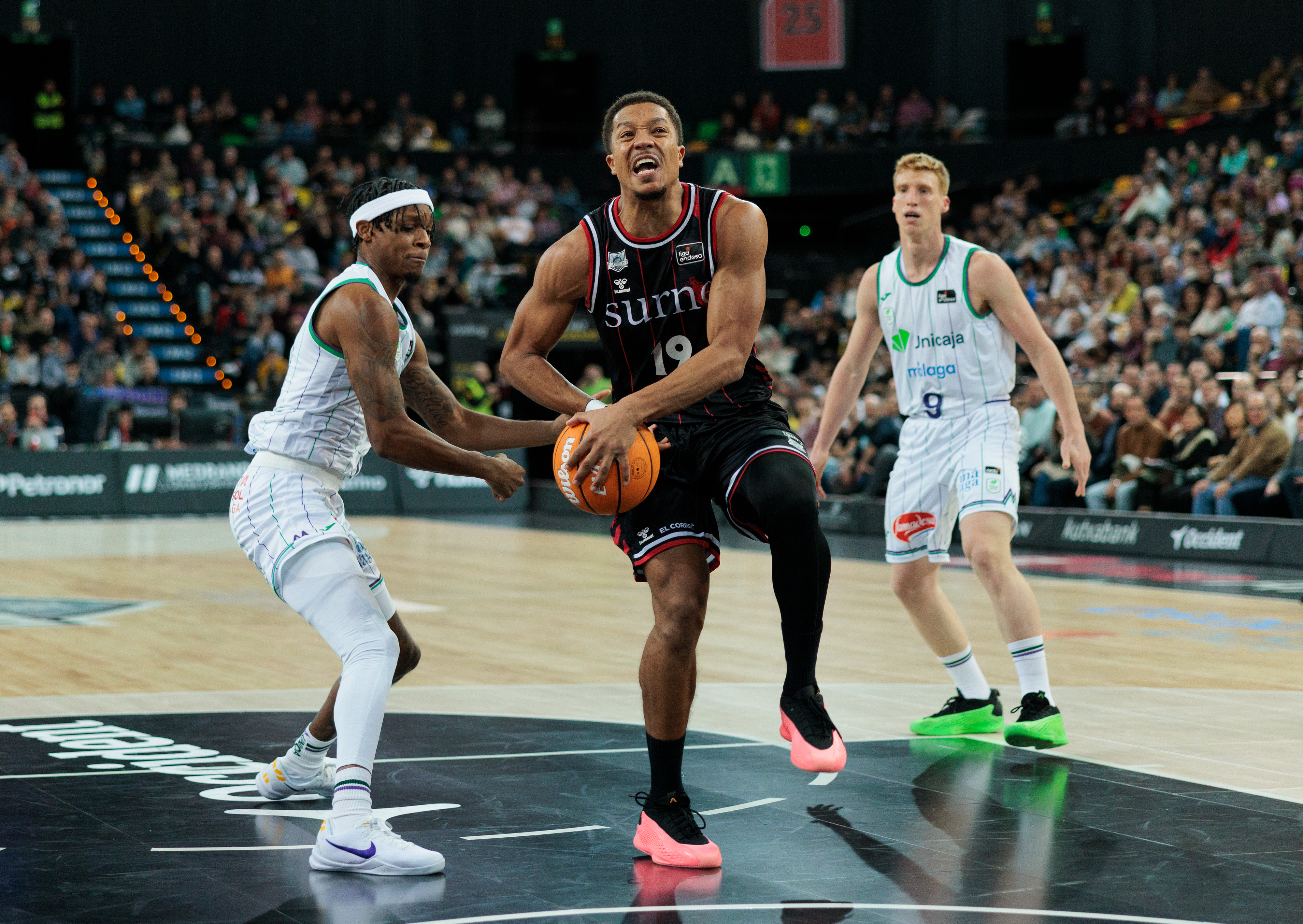 ¡Alarma en Unicaja! Quieren llevarse a su base top hacia Israel