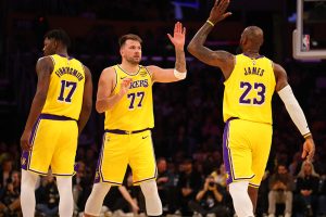 Los Ángeles Lakers insistirán con fichar a un pivot que acierta el 40% de triples