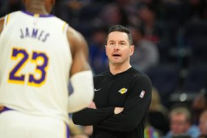 Los Ángeles Lakers están interesados en un pivot campeón especialista en triples