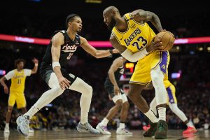 Rumores NBA: los Lakers sacrificarían a Knecht para fichar una revelación del oeste