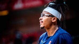 Moneke: “La prioridad es el dinero… La afición no pagará nuestras cuentas”