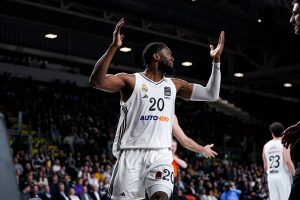 El Real Madrid resuelve una de sus grandes incógnitas: clave en el mercado de fichajes