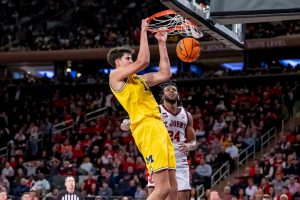 El trío de Michigan que puede lanzar la carrera de Aday Mara al siguiente nivel