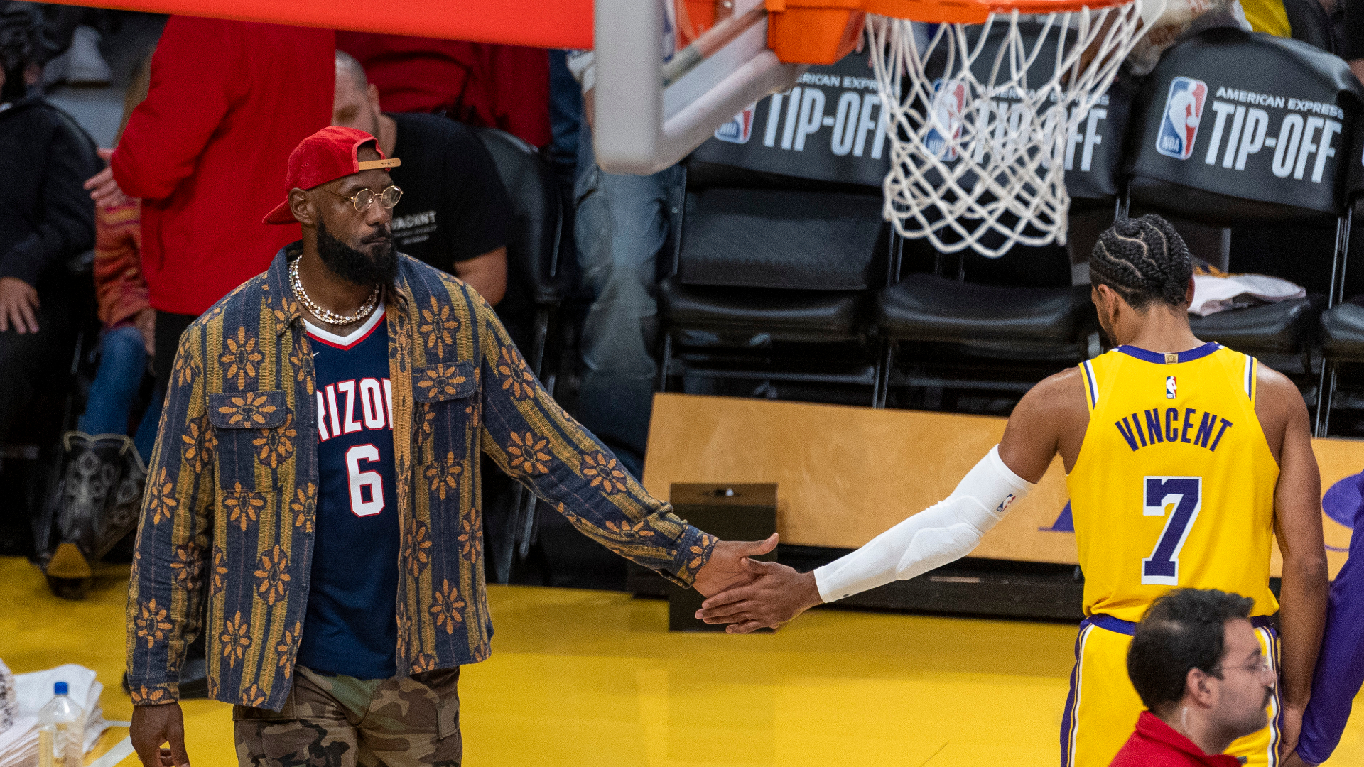 LeBron James tiene fecha de regreso en Lakers