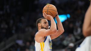 Llegó la noche de la Magia en Orlando: Un ícono de la NBA escala posiciones históricas en un partido crucial. ¿De quién se trata?