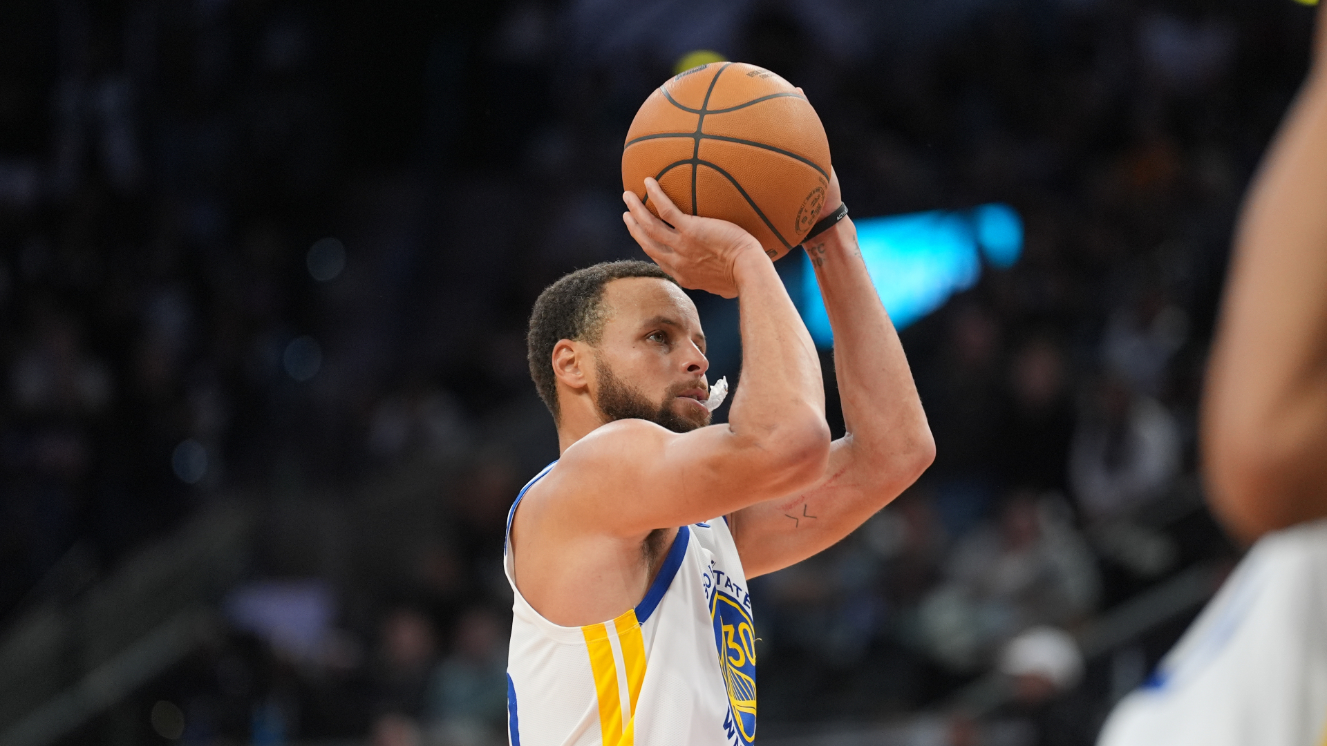 Llegó la noche de la Magia en Orlando: Un ícono de la NBA escala posiciones históricas en un partido crucial. ¿De quién se trata?