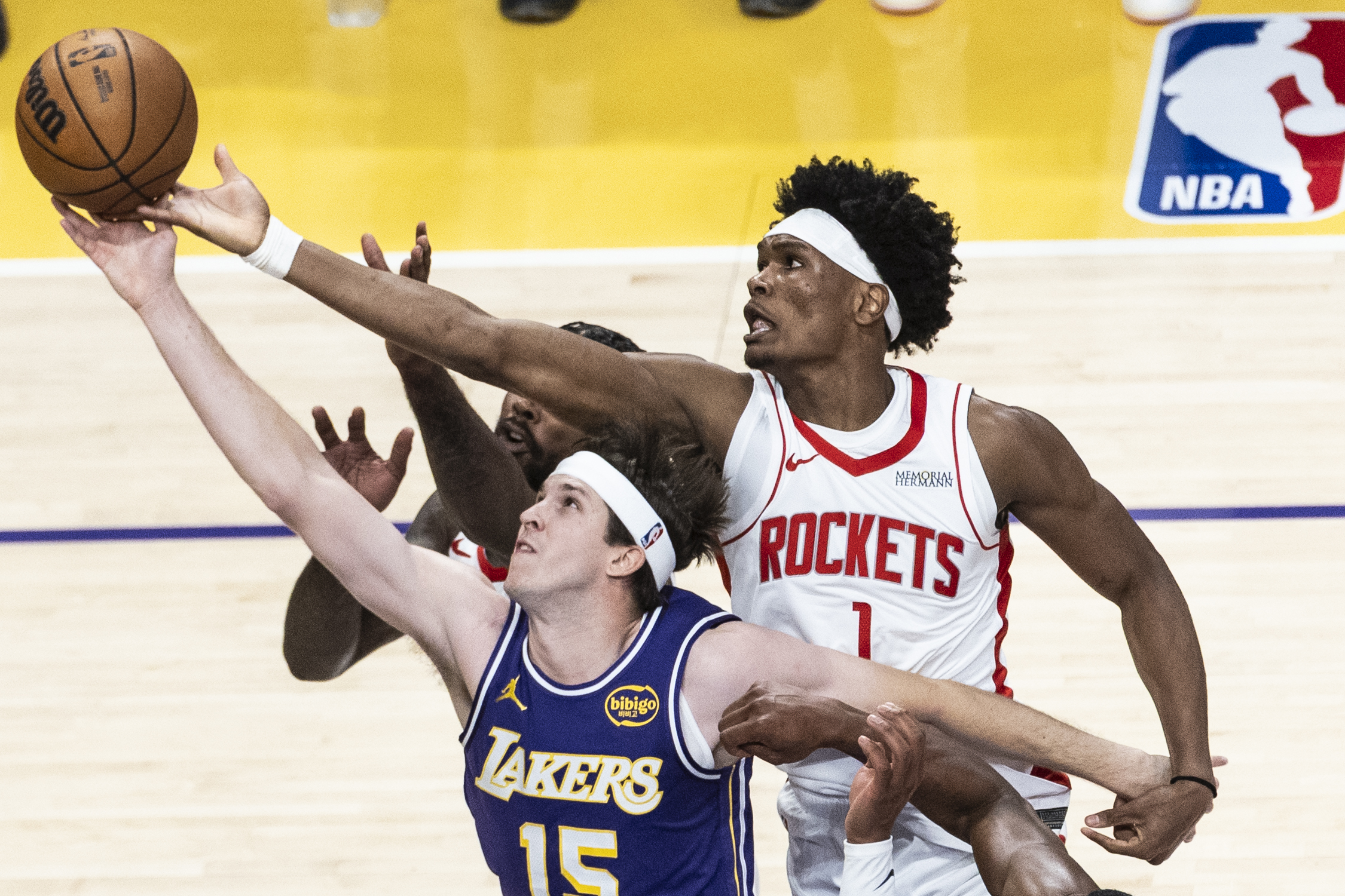 Los Lakers encajan una nueva derrota inesperada en casa y ve cómo se le complica la serie